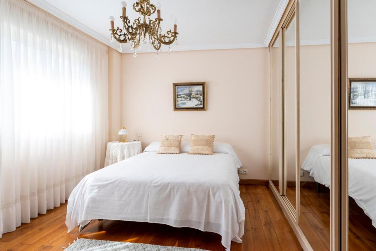 Casa Con Jardin En Gama Villa Bárcena de Cicero Exteriör bild