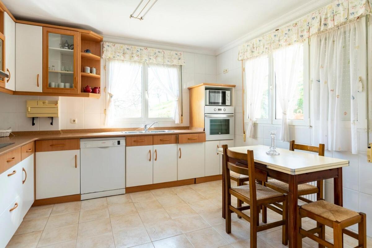 Casa Con Jardin En Gama Villa Bárcena de Cicero Exteriör bild