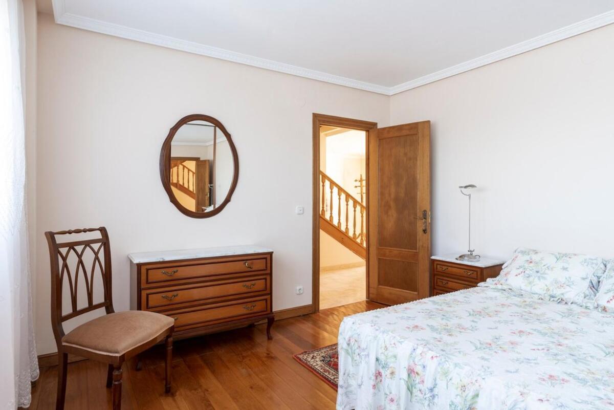 Casa Con Jardin En Gama Villa Bárcena de Cicero Exteriör bild