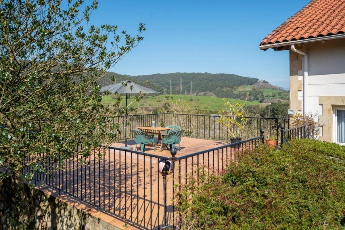 Casa Con Jardin En Gama Villa Bárcena de Cicero Exteriör bild